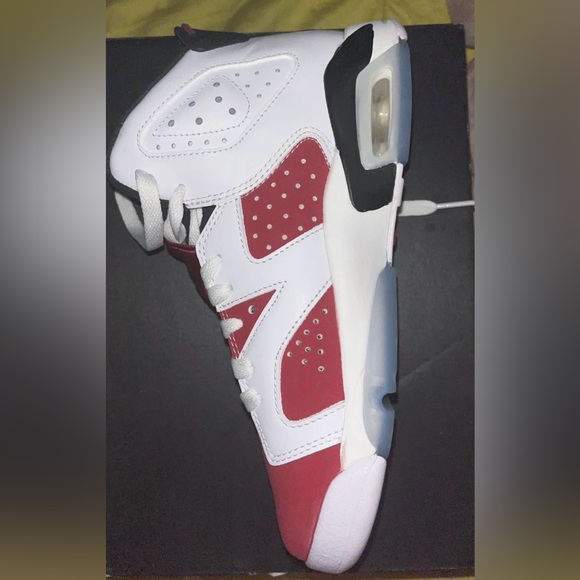 Jordan retro 6s size 6 women 4 men - Picture 4 of 4